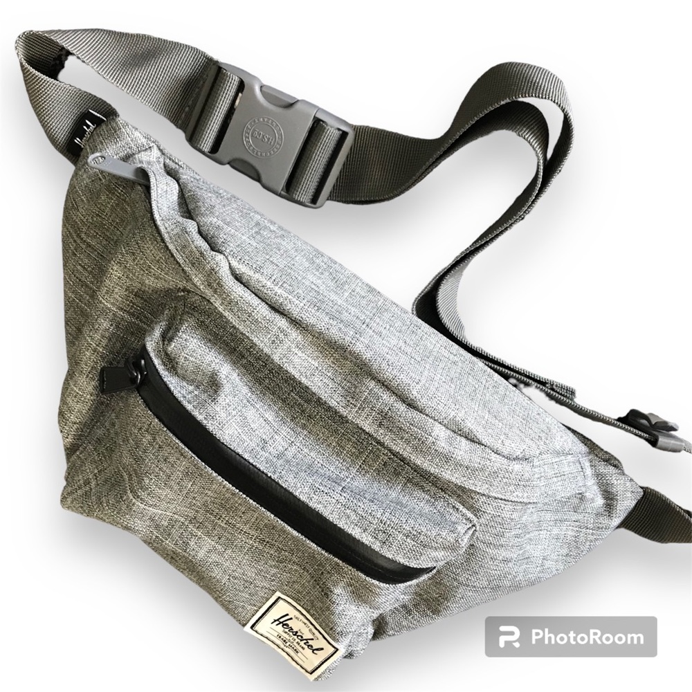 Herschel Supply Company Seventeen Hip Pack NWOT